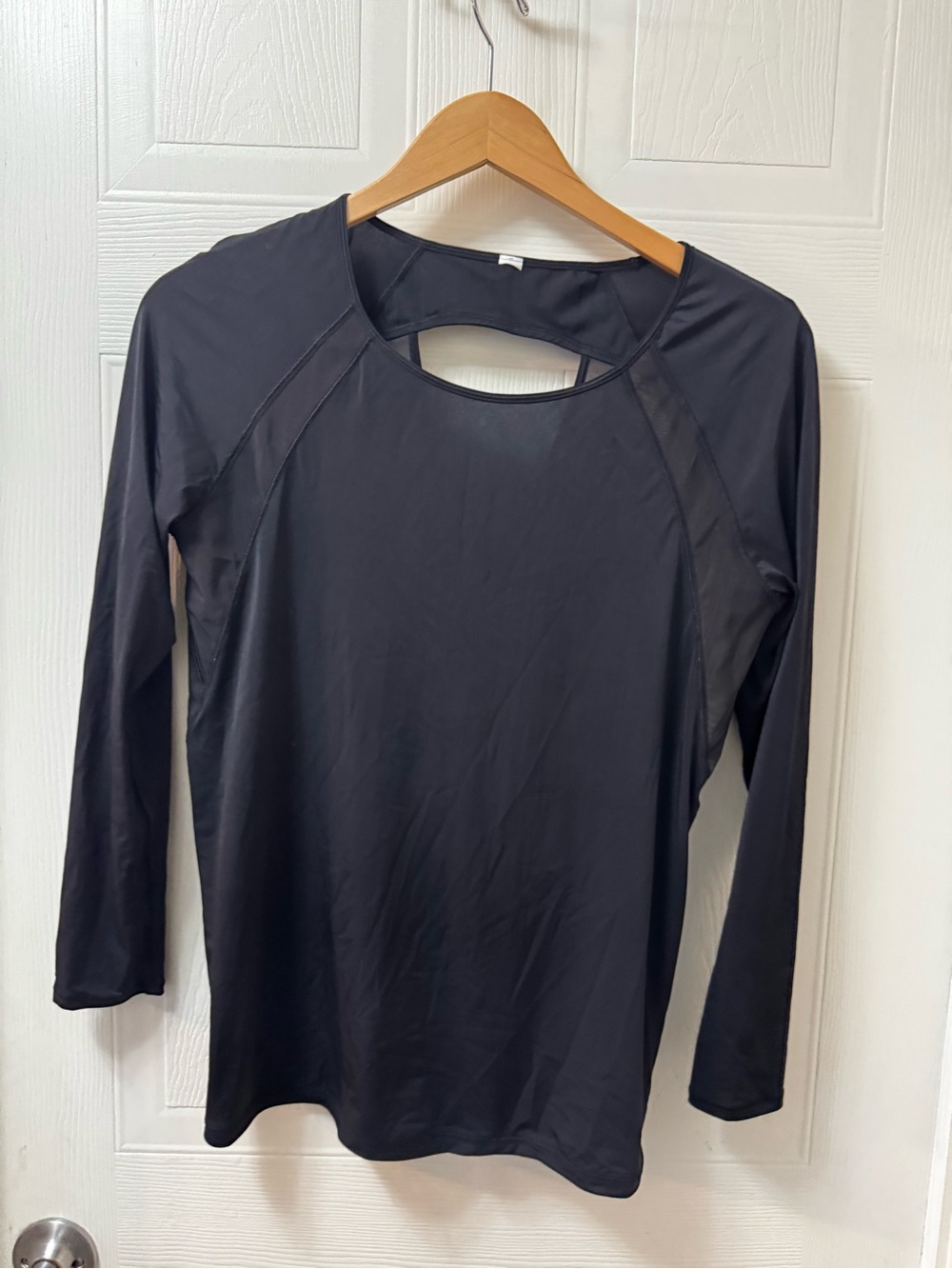 Black Long-Sleeve Women's Active Top